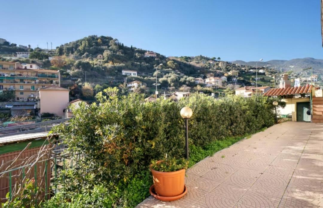 Casa Sanremo Tiziano Parking Gratis Spiaggia 15 Minuti A Piedi Exterior foto